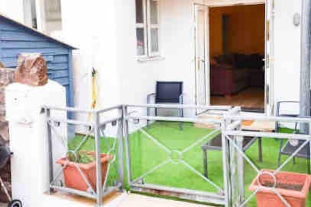 Lovely Two Bedroom Apartment, With Private Garden! Torquay Exterior photo