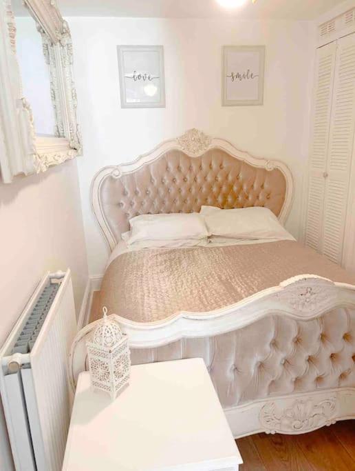 Lovely Two Bedroom Apartment, With Private Garden! Torquay Exterior photo